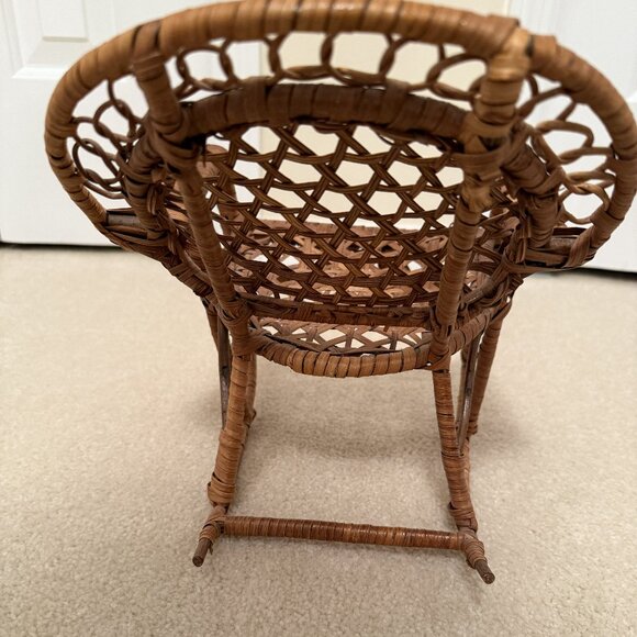 Rattan rocker for dolls - Picture 2 of 6